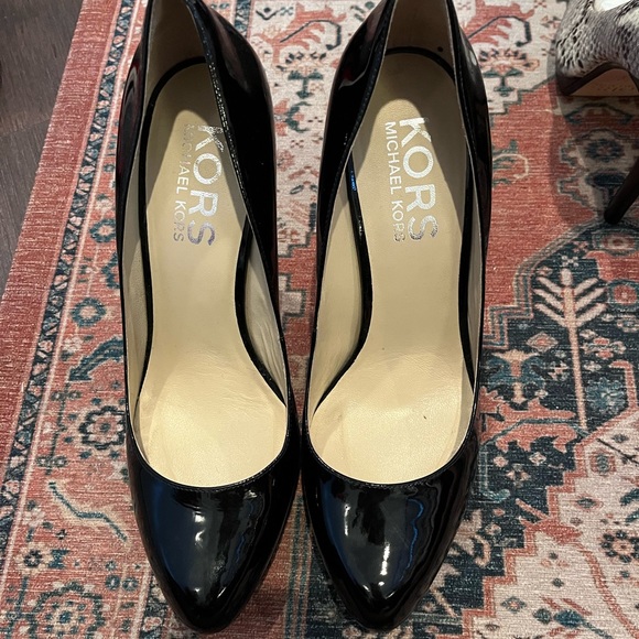 Patent leather MK heels! - Picture 1 of 3